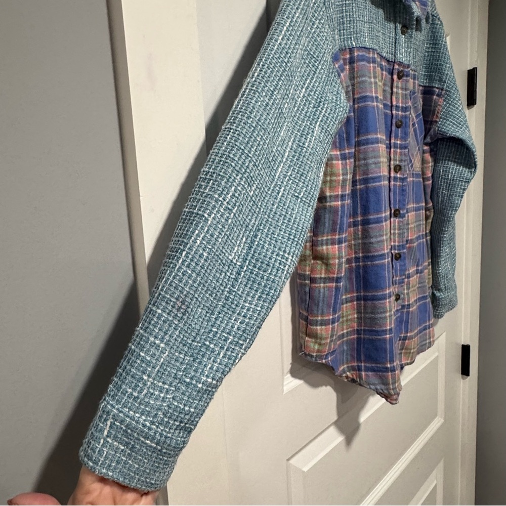 Plaid Button-Up Shirt with Pocket 06-0233 - Picture 5 of 8